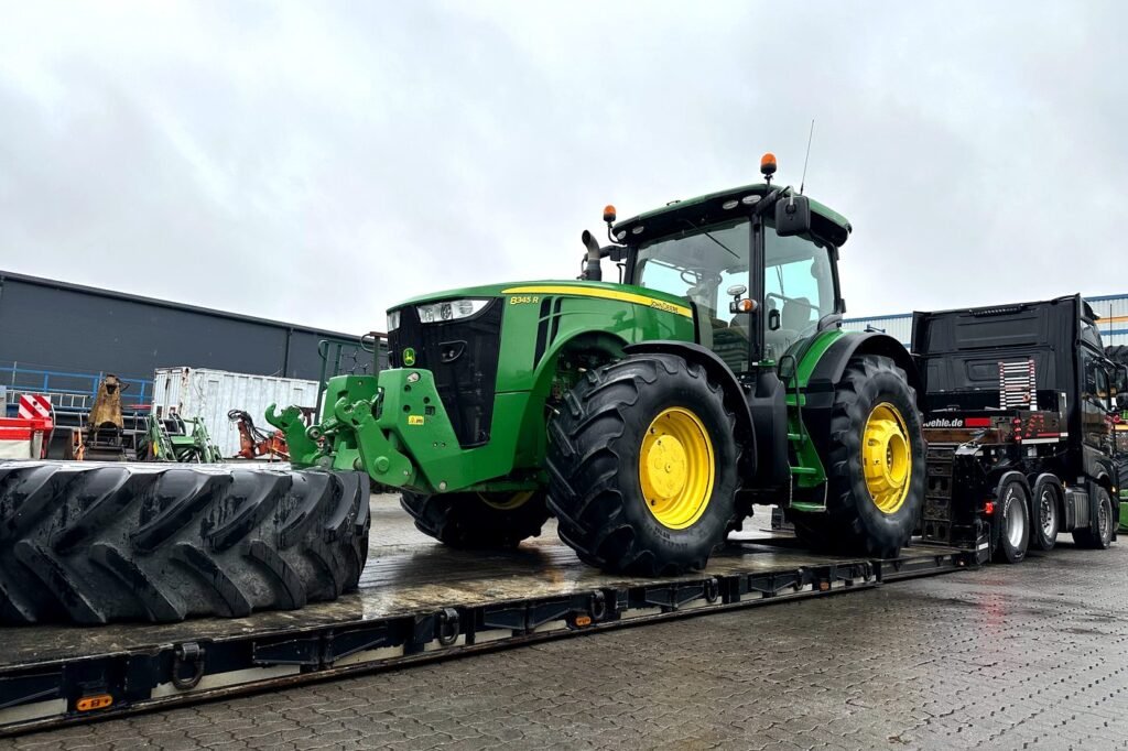 John Deere 8345R Verladung