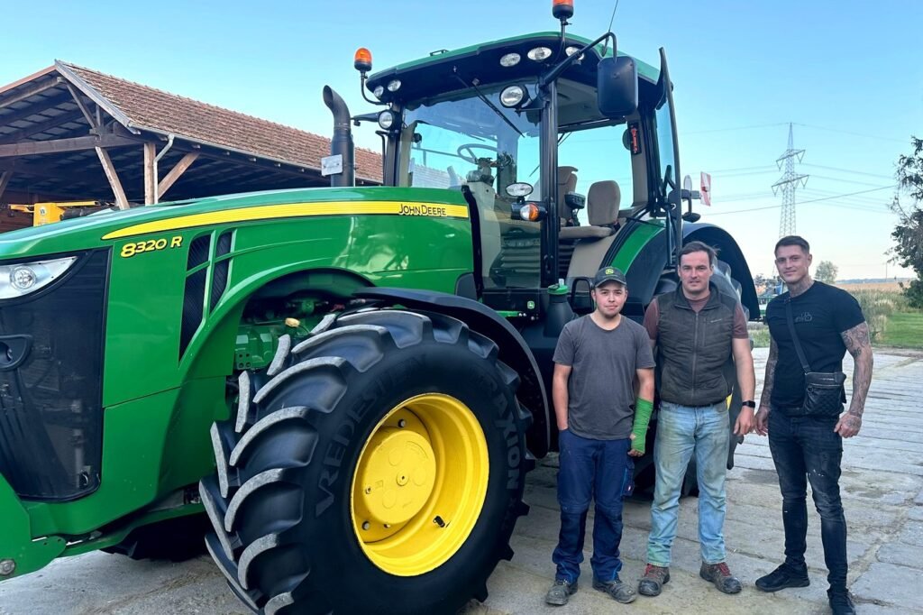 John Deere 8320R Uebergabe
